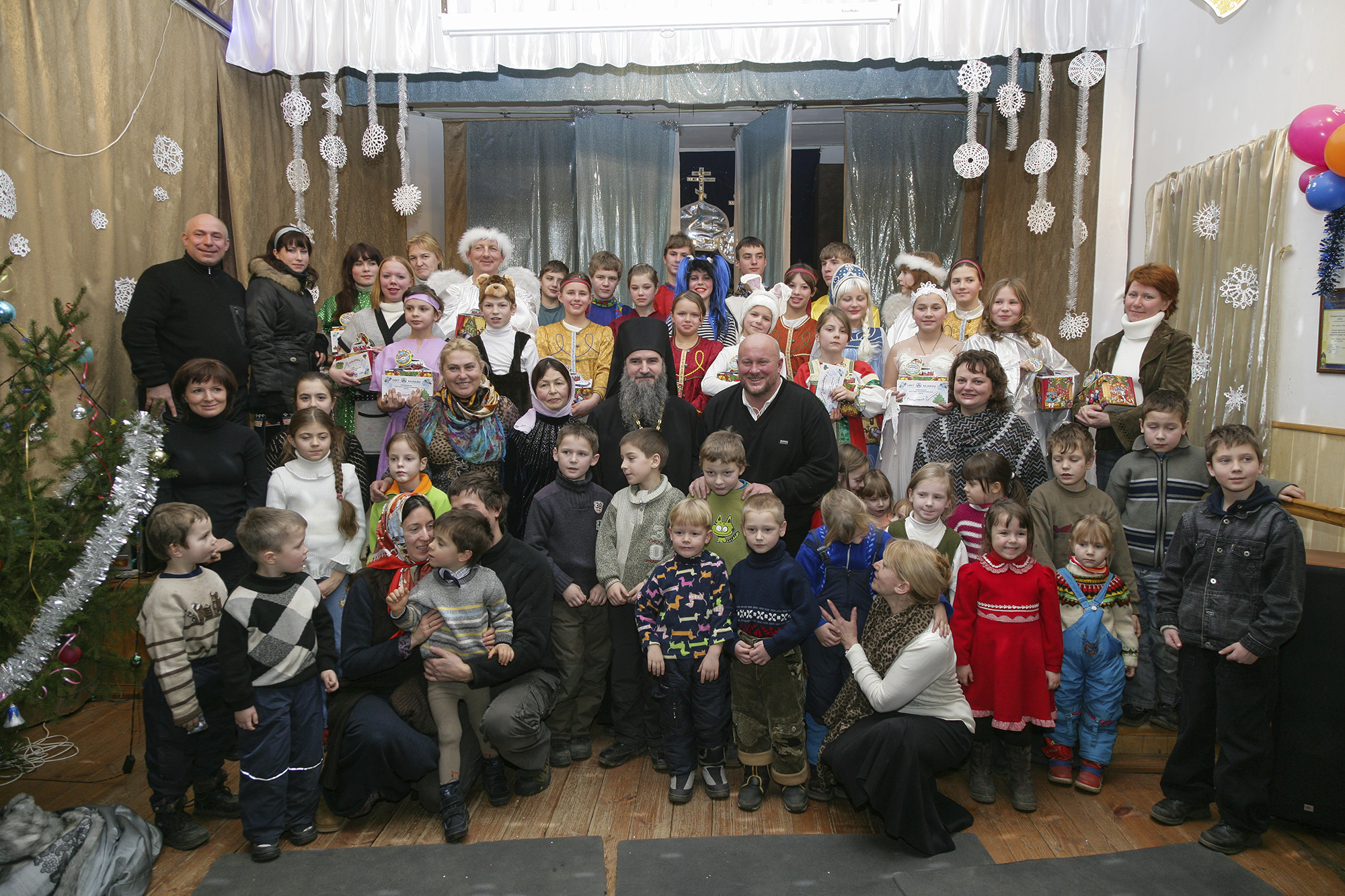 Рождественский вечер в Валаамском доме культуры. Фото Павла Козионова, 7 января 2008 года