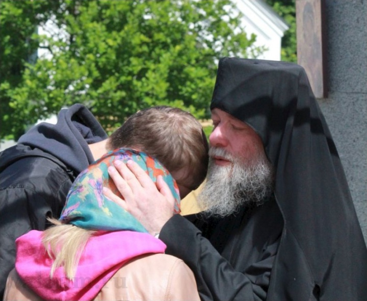 С глубокой верой в непреложность слов Твоих и безмерное милосердие Твое просим Тебя Господи Боже наш, Иисусе Христе