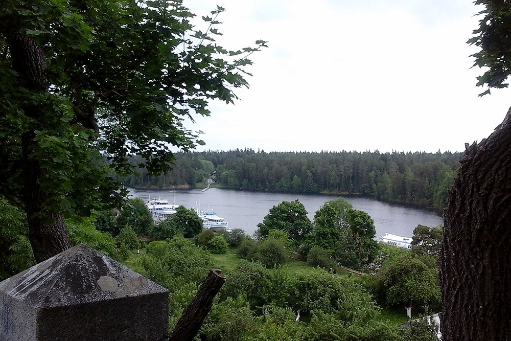 Вид на Монастырскую бухту. Фото: Андрей Васянин/ РГ