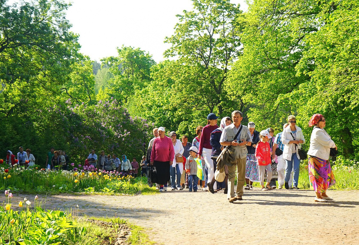 А паломничество или даже ознакомительная, туристическая поездка в монастырь – дело доброе и спасительное для души. Благочестивое поведение в обители – это победа над своим невежеством или легкомыслием.