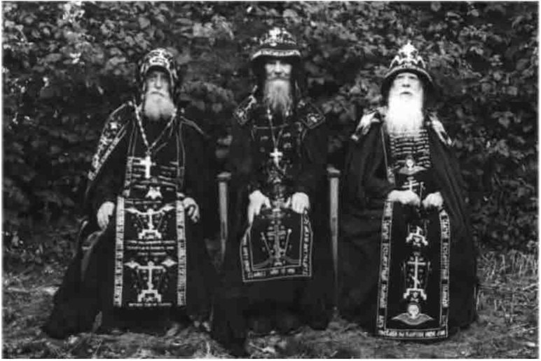 Валаамские старцы. Иеросхимонах Иоанн, иеросхимонах Михаил (Питкевич), схимонах Николай (Монахов). 1960 год.