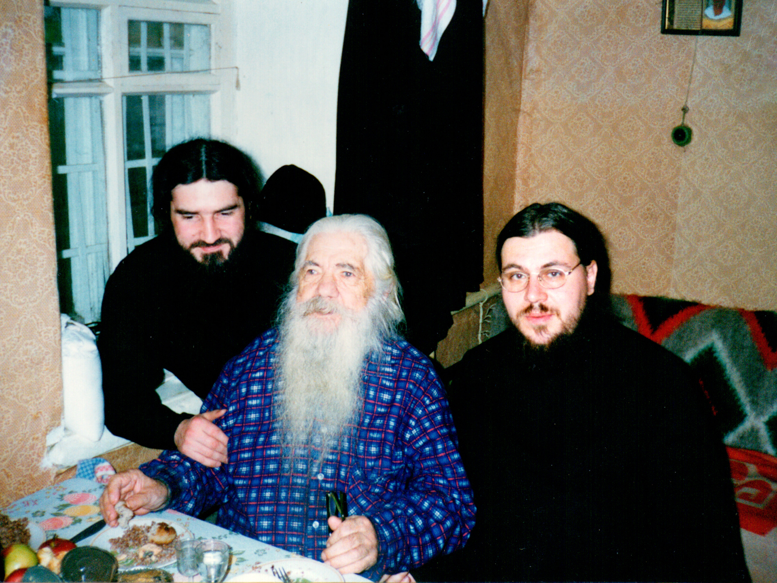 С отцом Борисом Шпаком в гостях у старца - архимандрита Павла (Груздева), середина 90-х годов ХХ века.