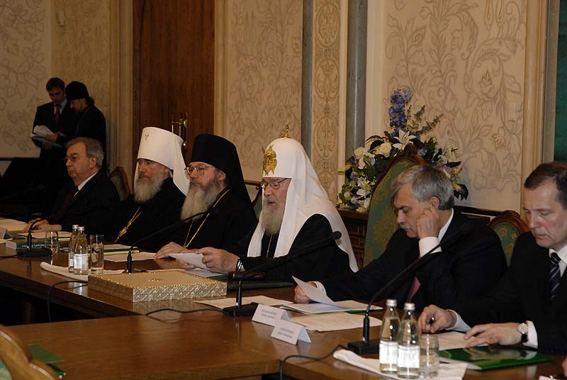 Я сердечно благодарю всех Вас, кто потрудился на благо возрождающейся древней обители, кто внес свою лепту не во временное и преходящее, а в вечное и подлинное.