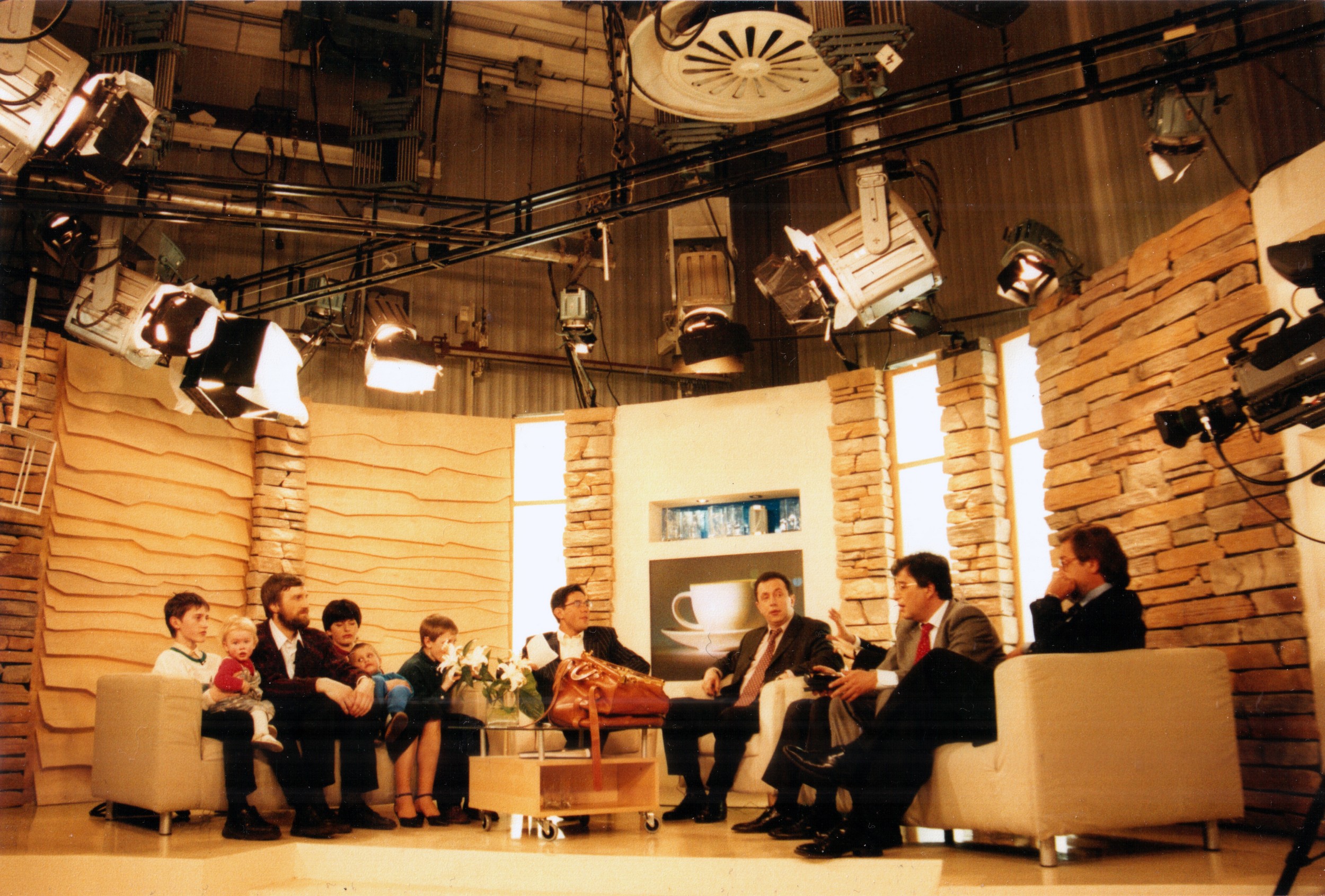 Москва, март 2001 года. Игорь с семьей в студии у Андрея Малахова
