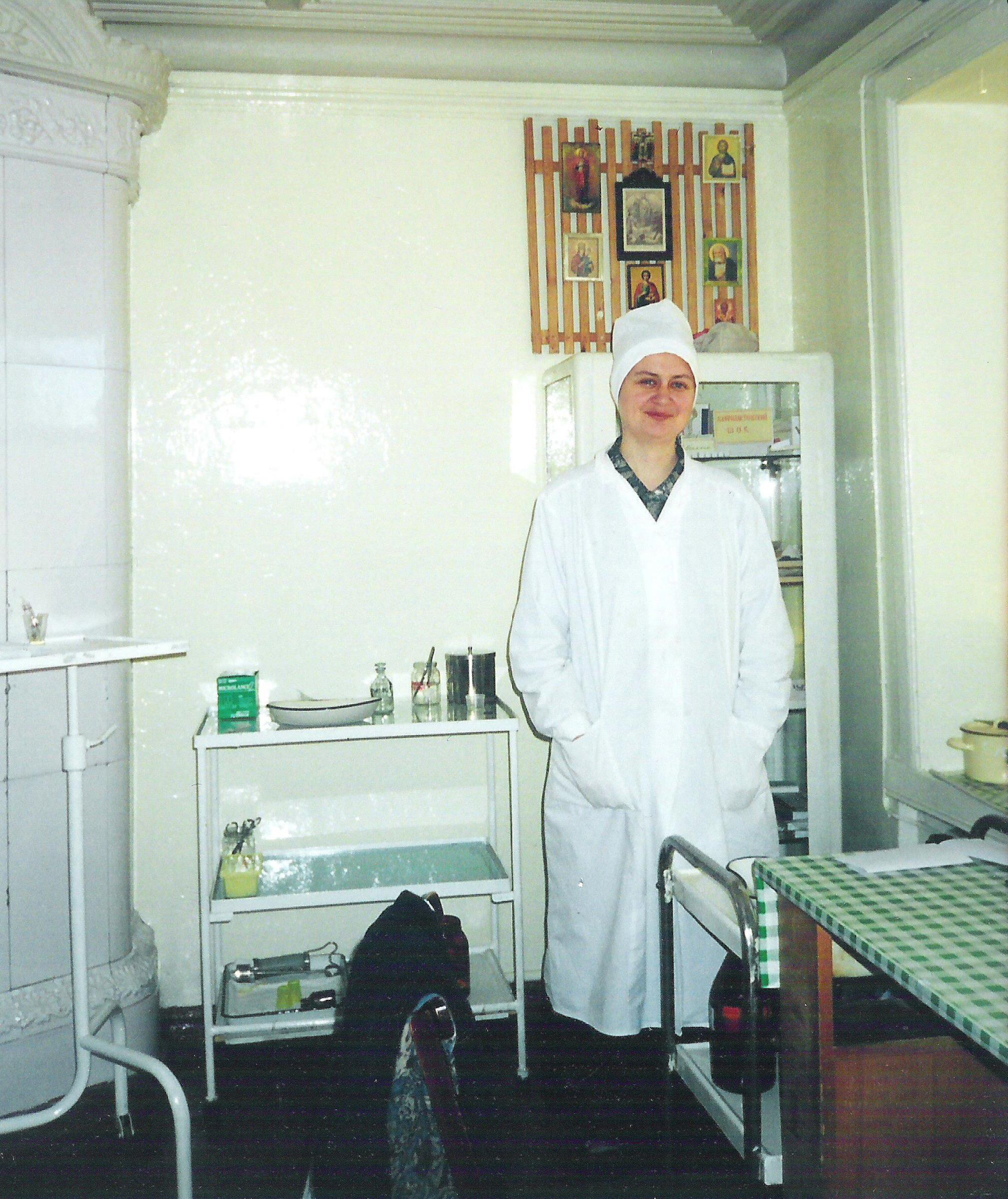 2002 год. Татьяна Ивановна - медсестра