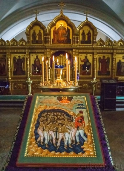 Сорок мучеников Севастийских — это святые первых веков христианства, воины доблестного войска, христиане. Они отказались отречься от Спасителя и приняли смерть от язычников в 313 году — замерзли в ледяном озере, охраняемые стражниками.