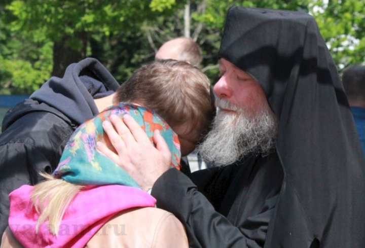 — услышать рабов Твоих, согласившихся смиренно просить Тебя о …...