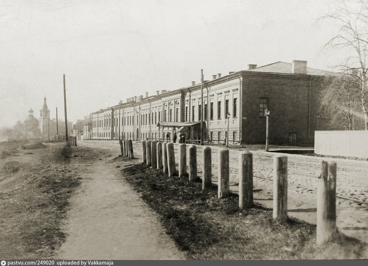 Вид на главное здание Императорского Фарфорового и Стеклянного заводов (1890-1892). Архив Кучерова.