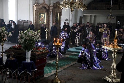 Поклонение перед плащаницей