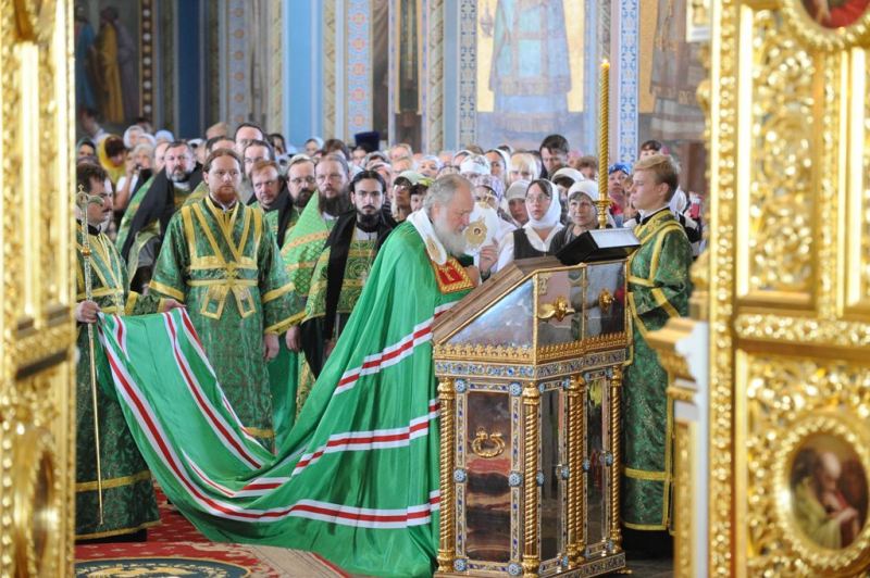 Дай Бог, чтобы нам хватило мудрости, делая выводы из нашей трагической истории, жизнь свою строить так, чтобы никогда более огненный меч Божий не разил наше Отечество.