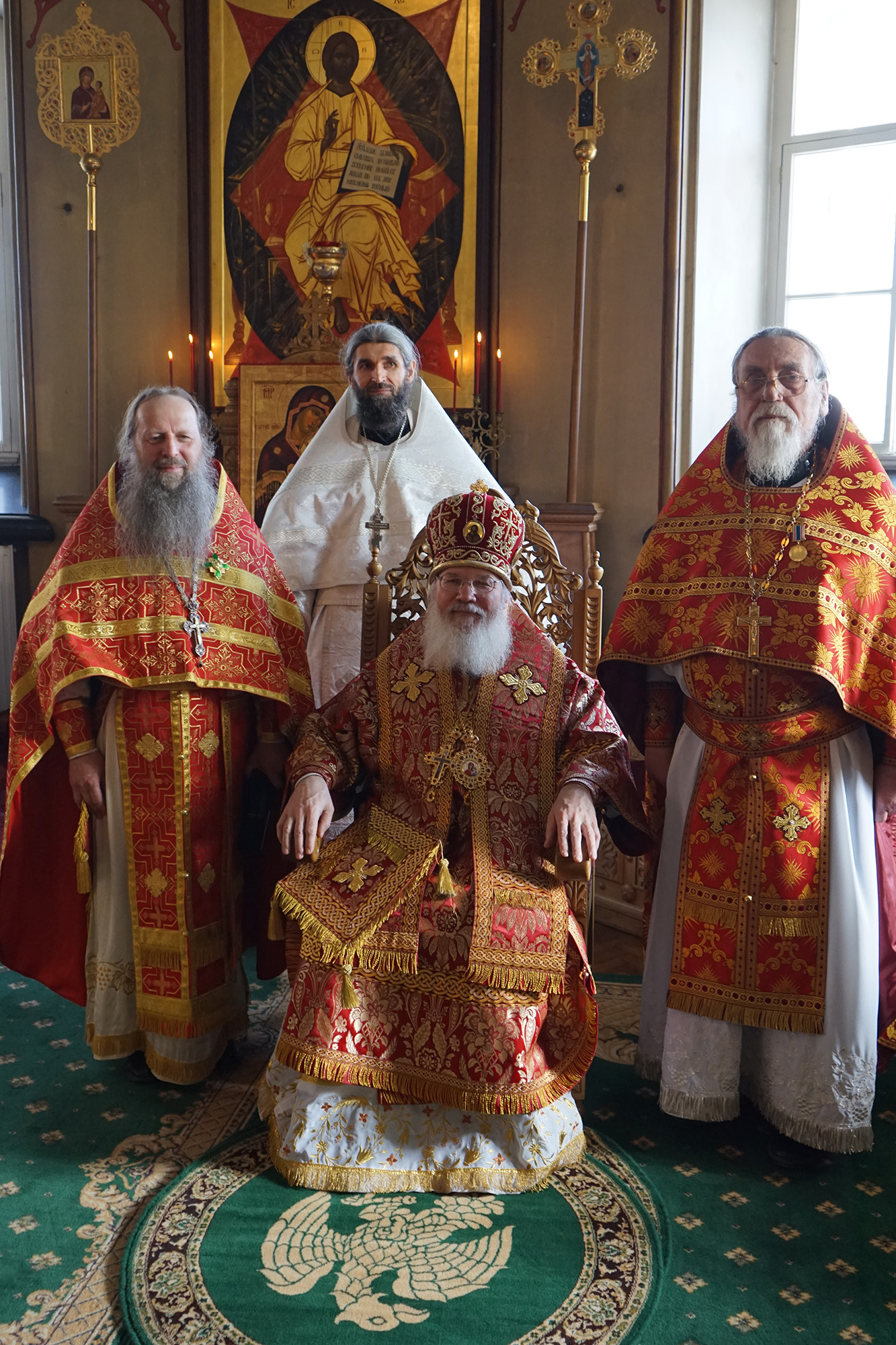Владыка Панкратий и отцы Фотий (слева), Рафаил (посередине) и Авраамий (справа)