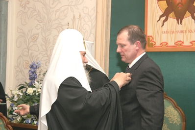 Орденом святого равноапостольного князя Владимира награждается Катанандов Сергей Леонидович - Глава Республики Карелия