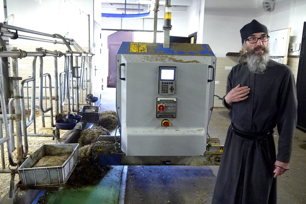 На монастырской ферме все основные процессы автоматизированы. Фото: Андрей Васянин/ РГ