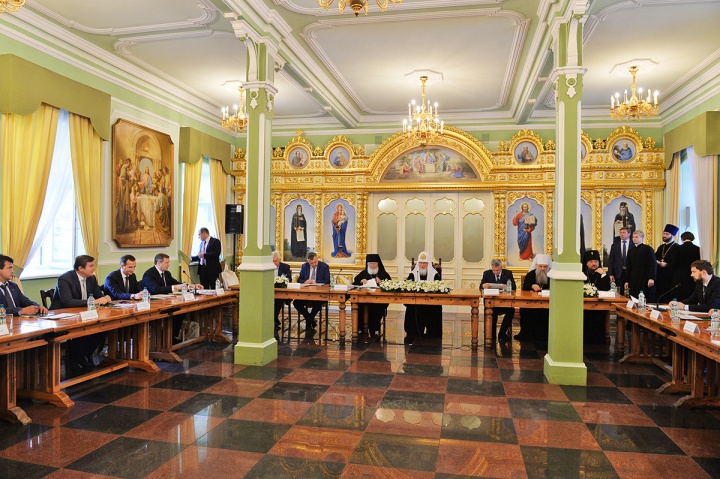 Под председательством Святейшего Патриарха Кирилла состоялось заседание Попечительского совета по восстановлению Валаамского монастыря, 2017