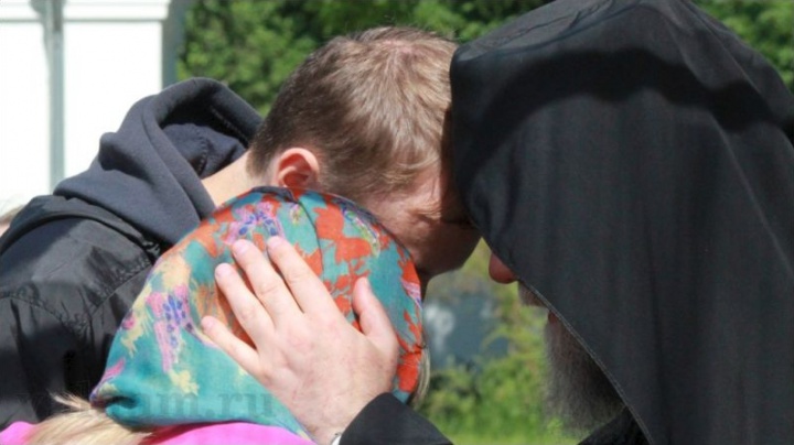 «Господи Боже наш, Иисусе Христе, Пречистыми Твоими устами Ты сказал нам: «Если двое из вас согласятся на земле просить о всяком деле, то чего бы ни попросили, будет вам от Отца Моего Небесного».