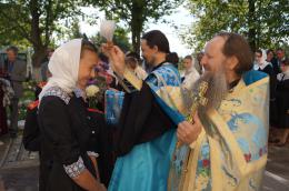 Сироту пристроить, что храм построить.