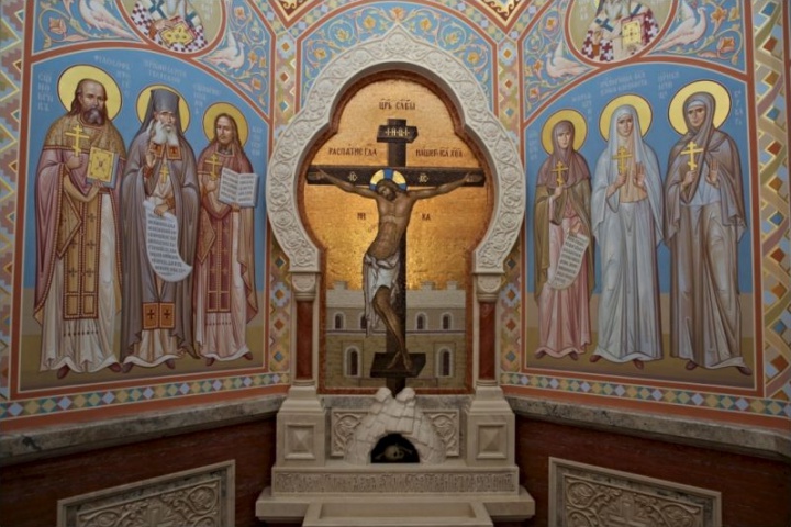 Мозаичное панно «Голгофа», часовня во имя Новомучеников и Исповедников Российских