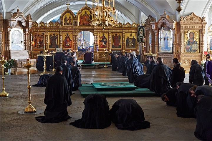 Коленопреклоненные молитвы на начало поста