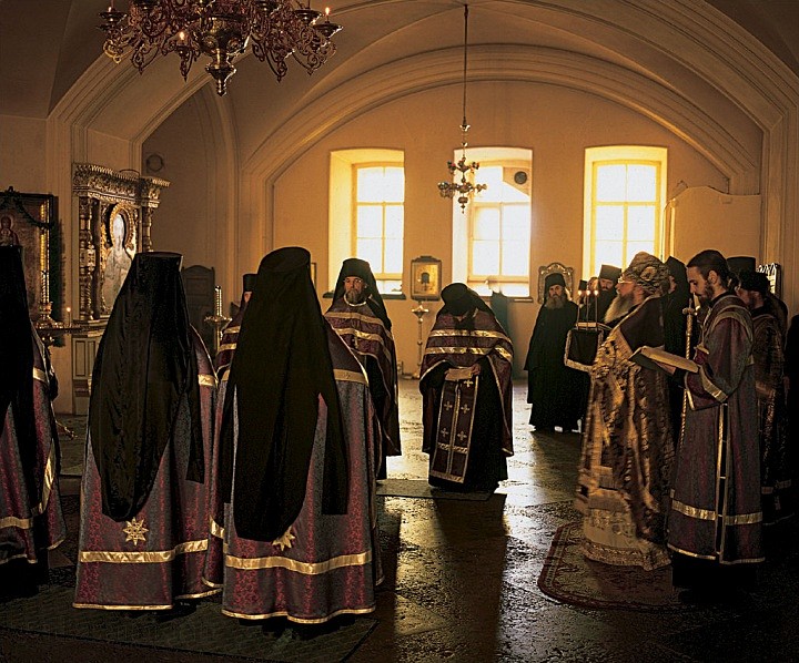 Страстная седмица. Нижний храм. 2002 г.