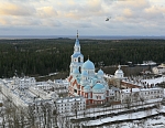Вертолёт Вадима Базыкина над Валаамом. Фото Павла Козионова, 13 декабря 2005 года
