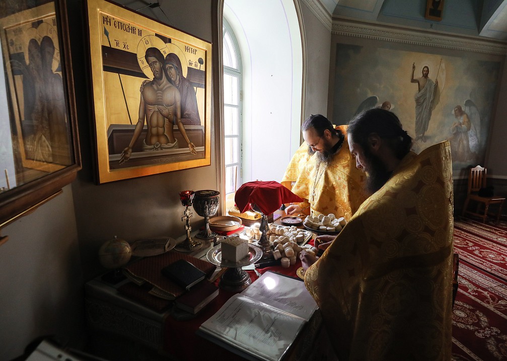 Проскомидия. Божественная литургия на престольный праздник в скиту Всех Святых