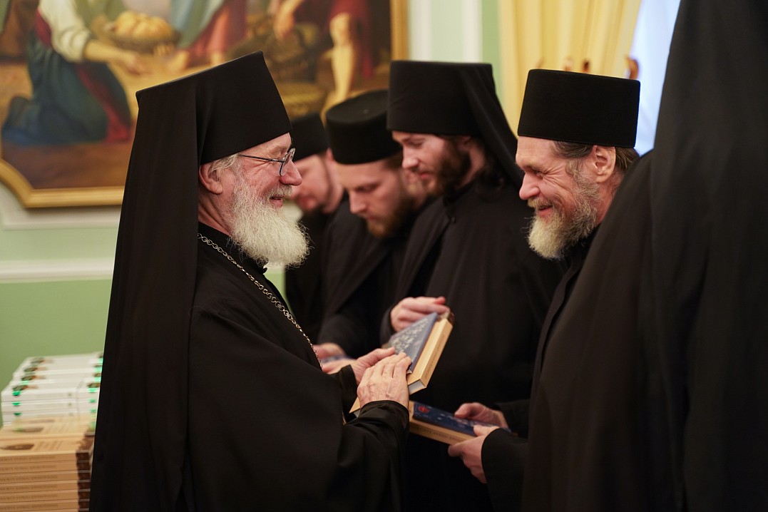 Рождественские подарки от Игумена