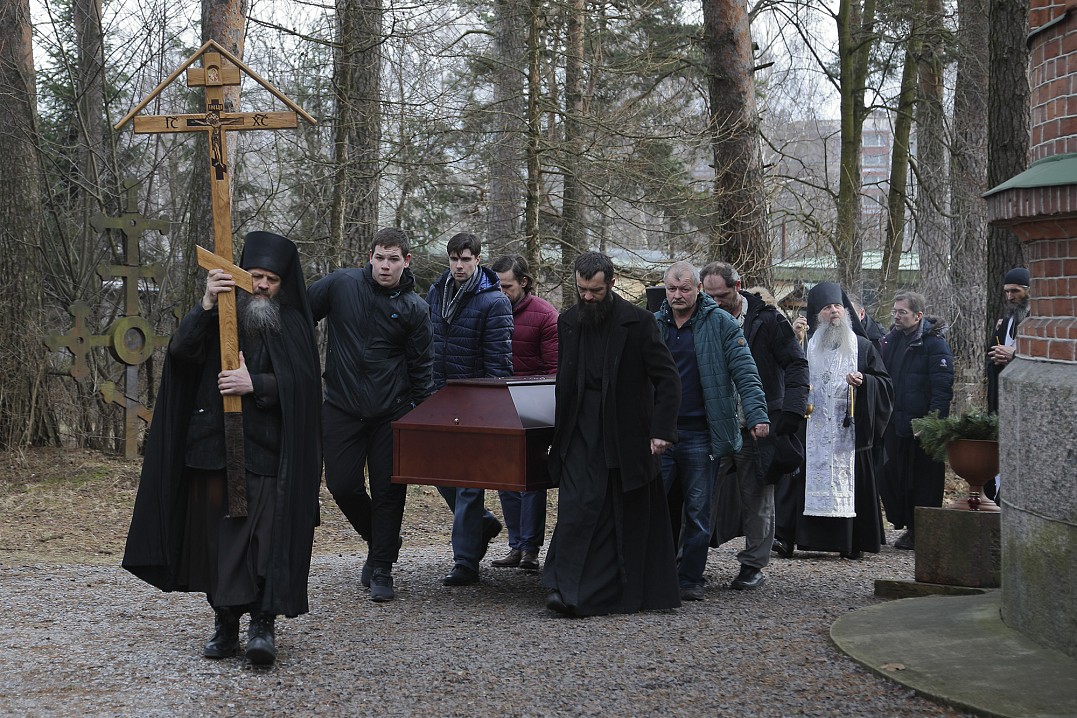 Похороны на Валаамском подворье в Приозерске, 7 марта 2020 г.