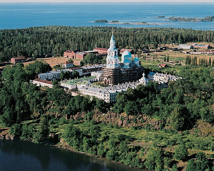 Вид на монастырь с юго-запада. 2001 г.