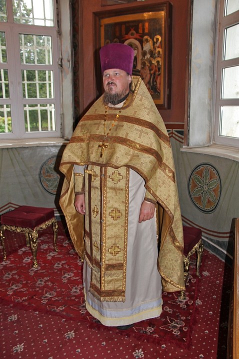 Батюшка Тарасий (фото: http://zvensobor.ru)