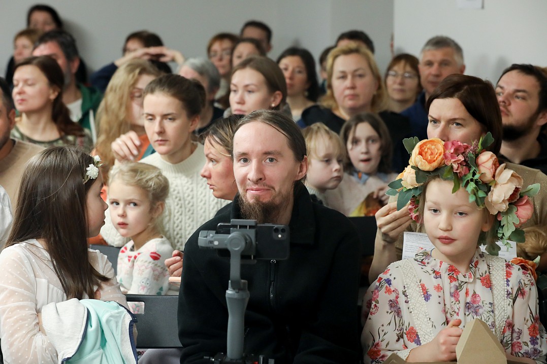 Будьте как дети (Мф. 18:3). Самую большую радость детский спектакль доставил монаху Евлогию!