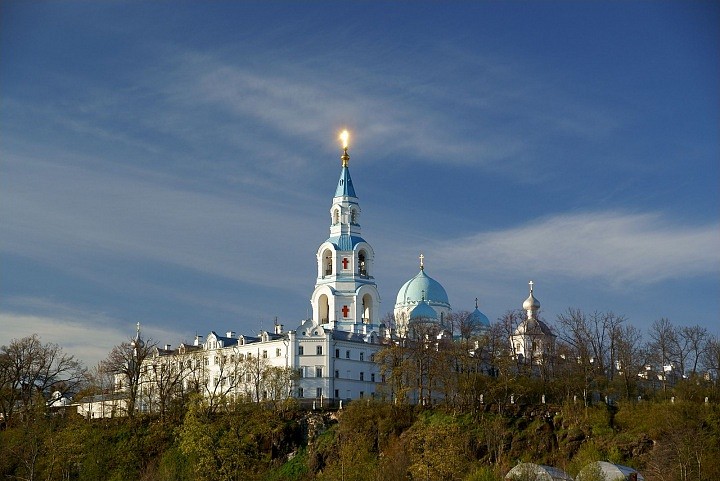 Вид на собор, весна