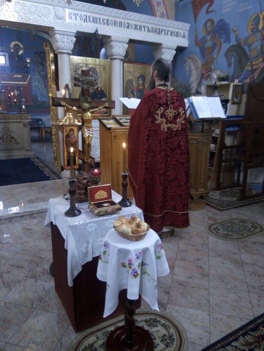 В ожидании птиц и весны, по многовековой русской народной традиции, ко дню памяти сорока Севастийских мучеников на Валааме пекут жаворонков. Причём, как на Центральной усадьбе, так и в скитах монастыря (на фотографии Смоленский скит). В православной тради