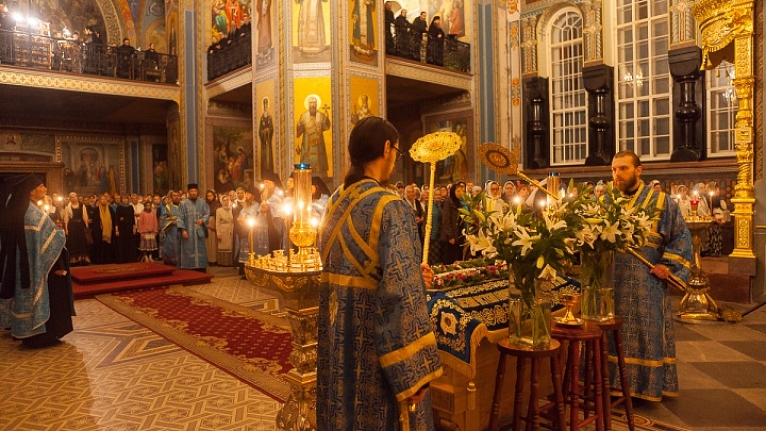 Белоснежные лилии Пресвятой Богородицы