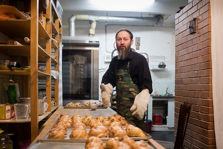 «Достигнув середины поста, по-юношески устремимся духом к предстоящему пути, шествуя с Богом, братия, чтобы радостно встретить Пасху при воскресении Христовом» Тропарь трипеснца