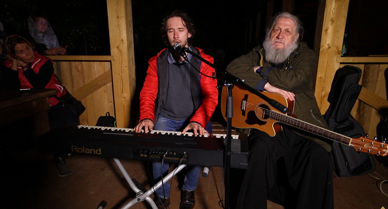 Первая встреча в Нижнем саду. Кадр видеосъёмки. 3 сентября 2019 года