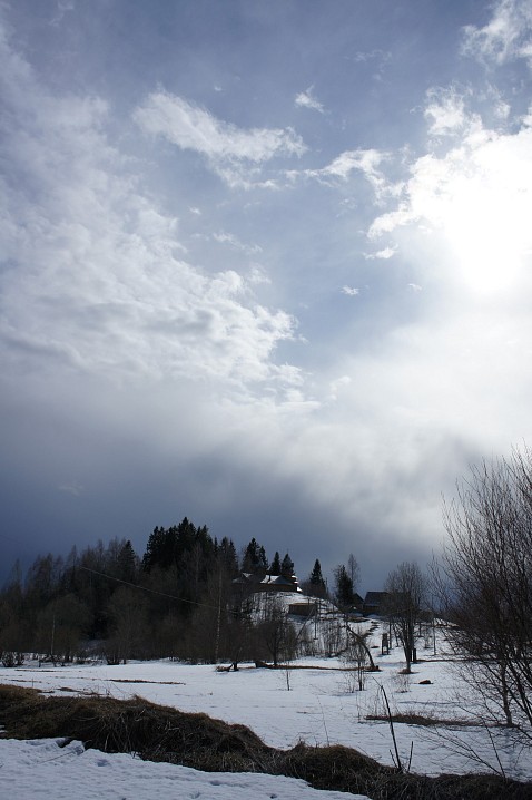 Церковь Успения Пресвятой Богородицы во Внуто. Фото 18 апреля 2011 г.