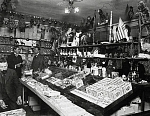 Магазин елочных украшений. Дореволюционная Россия