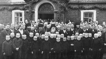 В пособии вдовицам и сиротам, в содержании школ и приютов. Милосердное служение Валаамского монастыря