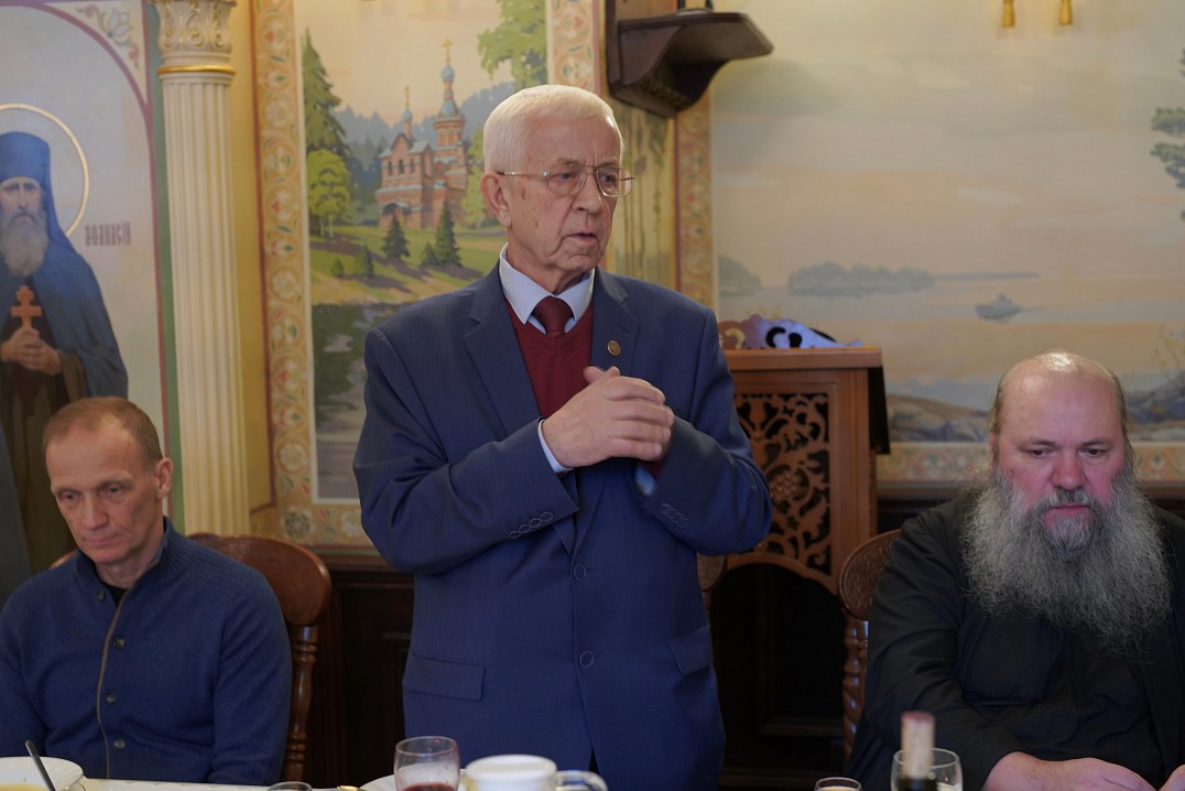 Виктор Николаевич Степанов