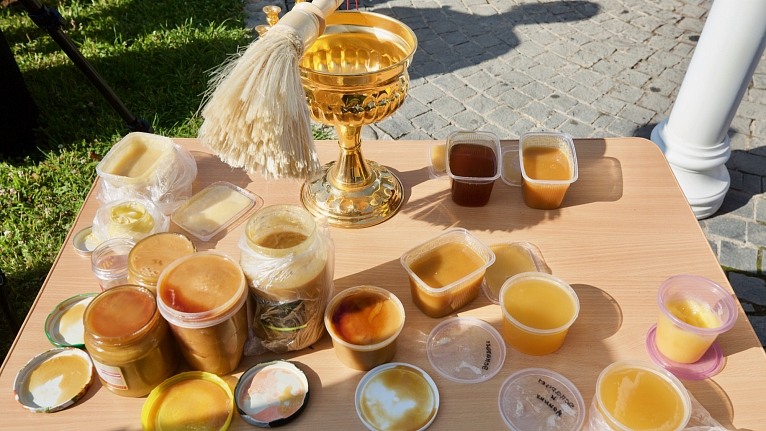 Освящение мёда на Валааме