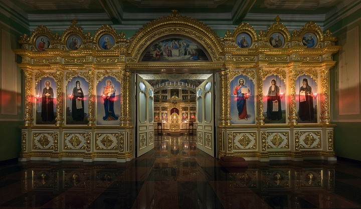 Иконный ряд братской трапезной