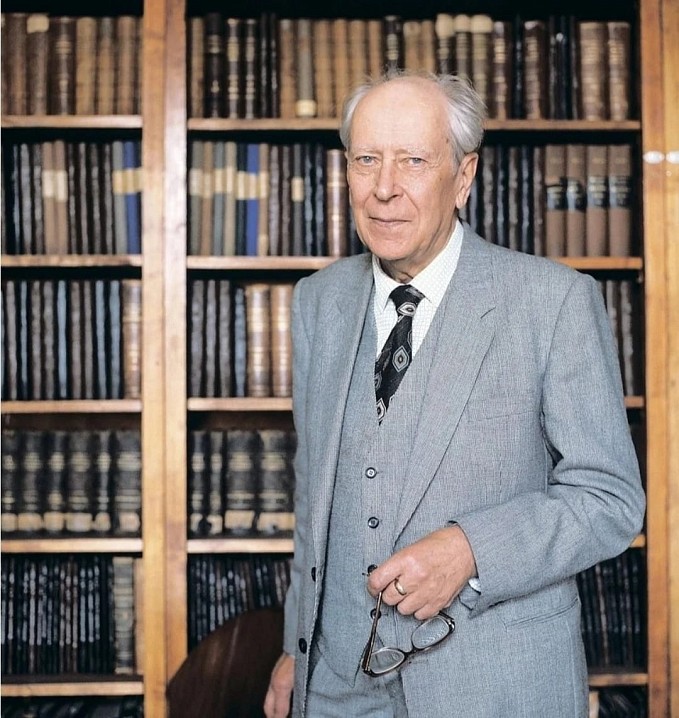 Дмитрий Сергеевич Лихачёв