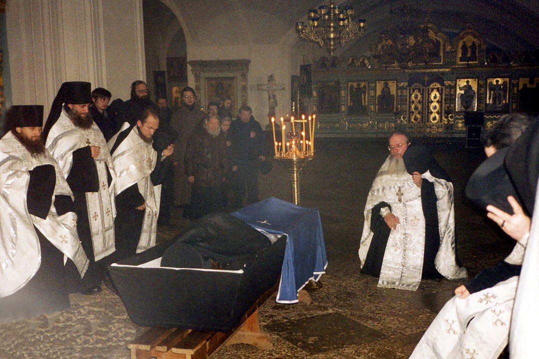 Прощание, март 2004 год