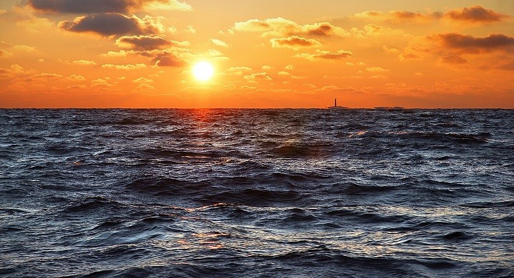 Утро.Шторм.