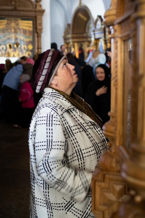 С точки зрения православия Бог действует в жизни каждого конкретного человека, всегда, всецело и постоянно, а не с того момента, как ты об этом подумал и не только в древности. И узнать, что Бог является участником нашей жизни мы можем через личную молитв