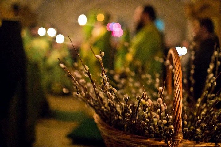 Рассматриваемый праздник включен в цикл Постной триоди. Одной из его отличительных особенностей является отсутствие предпразднства и отдания.