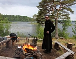 На Валааме есть специально отведенные обустроенные места, где благословляется разводить огонь