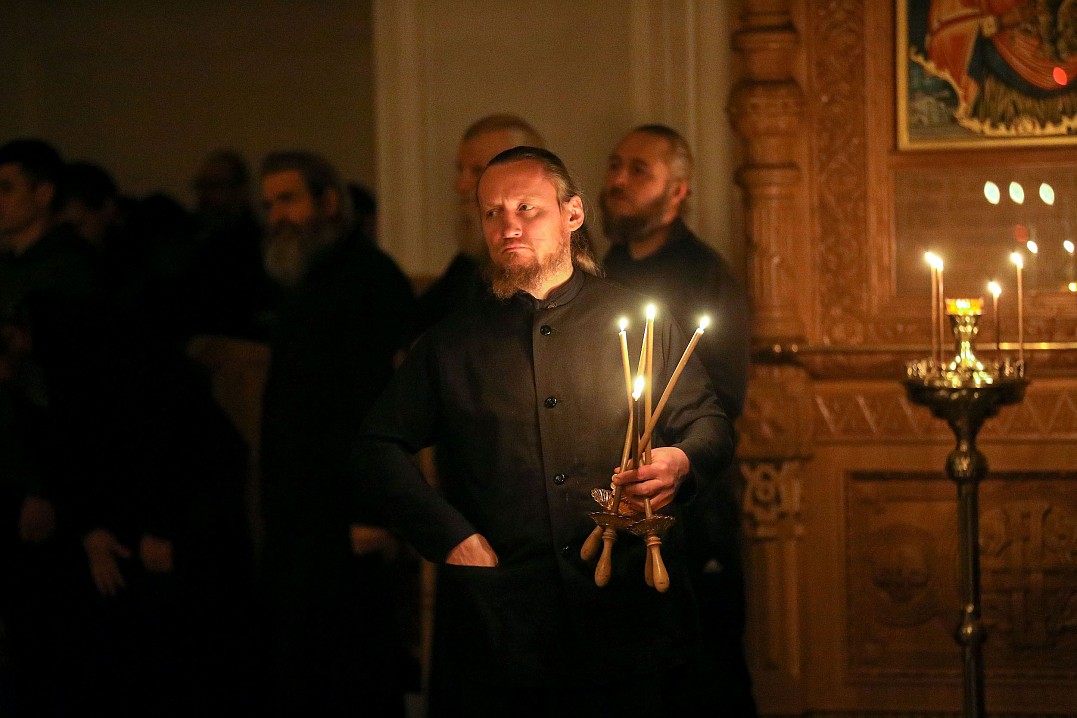 важно следить за дисциплиной и порядком в храме!