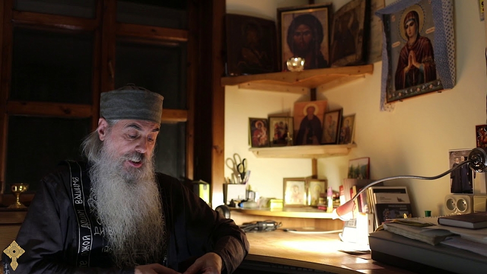 Отвечает игумен N: "Дети и молитвенное правило"