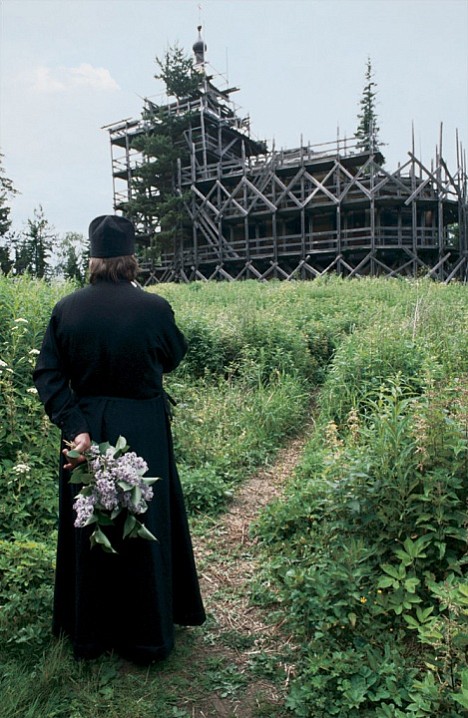 Церковь во имя св. Иоанна Предтечи в лесах. 1991 г.